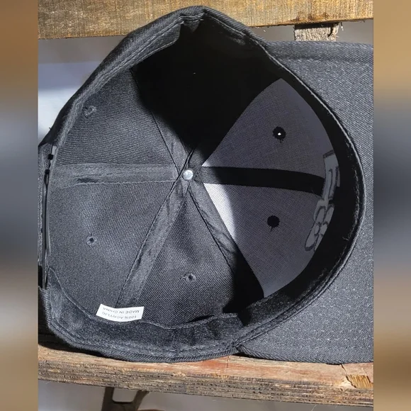 Fast and the Furious F8 snapback collectors hat - Picture 3 of 4